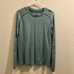 lululemon Metal Vent LS (SMALL)